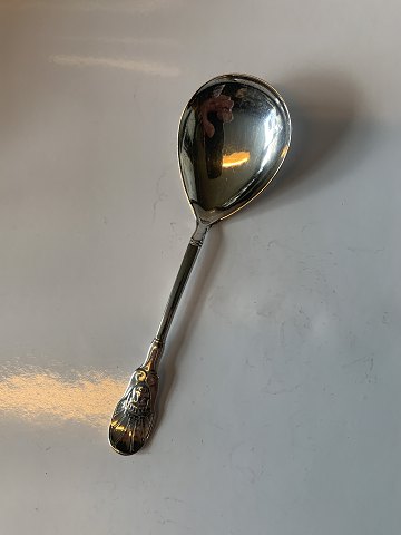 Compote spoon in silver
Length approx. 15.2 cm
Stamped 3rd towers