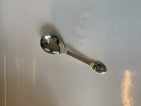 Marmalade spoon / Serving spoon in silver
Length approx. 13.4 cm
Stamp 3. Towers AD
Produced Year. 1947