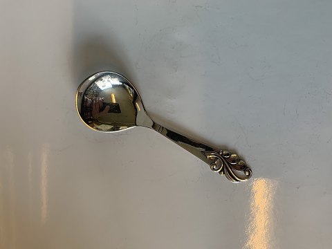 Marmalade spoon in silver
Length approx. 13.4 cm
Stamped 3. Towers JS
Produced Year. 1949