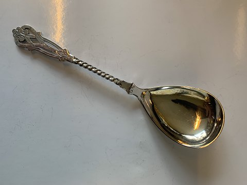 Serveringsske i sølv 
Længde ca 18,8 cm
Stemplet  3. Tårne 
Produceret År. 1904 LG