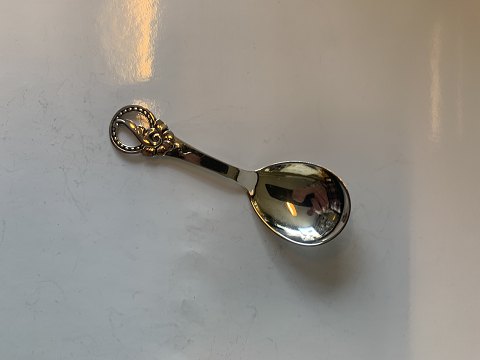 Sugar spoon in silver
Length approx. 10.2 cm
Stamped 3 Towers JS
Stamped in 1948