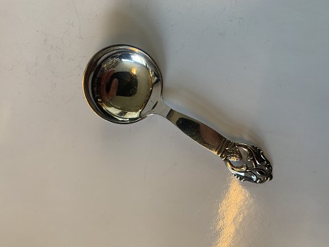 Sugar spoon in Silver
Stamped : 3 towers
Produced Year. 1939 JS
Length approx. 11.1 cm