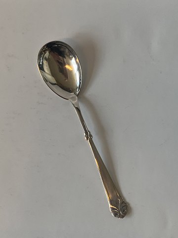 Marmalade spoon in Silver
Stamped : 3. Towers GF
Length approx. 13.4 cm
Stamped in 1918