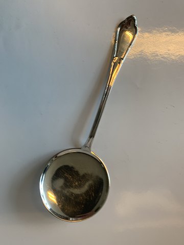 Mirror egg server / tomato server in silver
Stamped 3 towers
Produced Year. 1910 
Length 19.9 cm