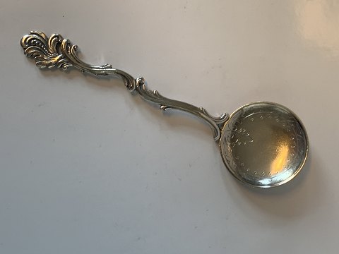 Petitfour in silver
Stamped 3 Towers
Length 15.2 cm LG
Produced Year. 1892