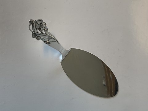 Cake spatula in silver
Stamped 3 Towers
Length 13.3 cm
Produced Year. 1937