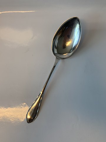 Serving spoon large New Perle Series 5900, (Perlekant Cohr) Danish silver 
cutlery
Fredericia silver
Length 27.1 cm.