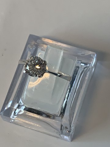 Sølv Damering med swarovski crystal
stemplet 925S
Størrelse 58,5