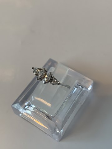 Damering Sølv med Swarovski krystal
stemplet 925S 
Størrelse 57