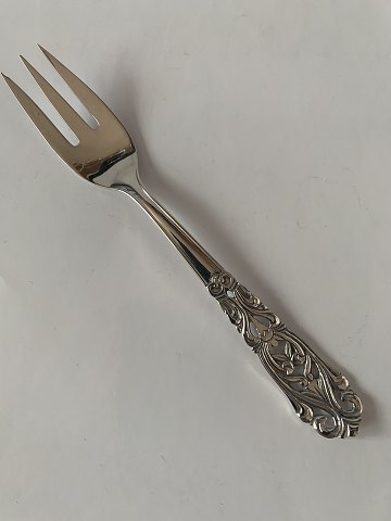 Cake fork in silver
Length approx. 14.1 cm
Stamped 3 Towers