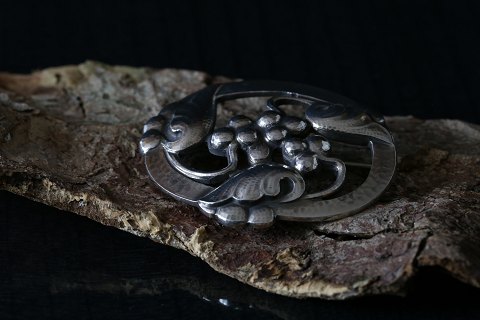Brooch in silver from Georg Jensen, with nice decoration, no. 101