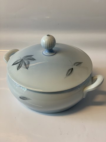 Lille Bing & Grøndahl lidded dish
Height 15 cm approx
Deck No. 5A
Nice and well maintained condition