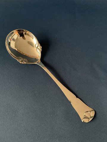 Serving spoon in three-towered silver, ideal for serving at the dinner table.