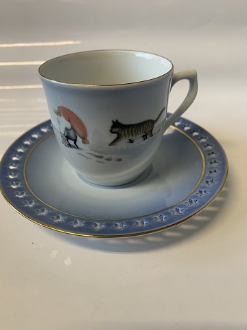 Bing & Grøndahl Christmas set by Harald Wiberg, coffee cup with saucer.
Deck no. 3503/305.
Diameter of the cup is 7.4 cm.