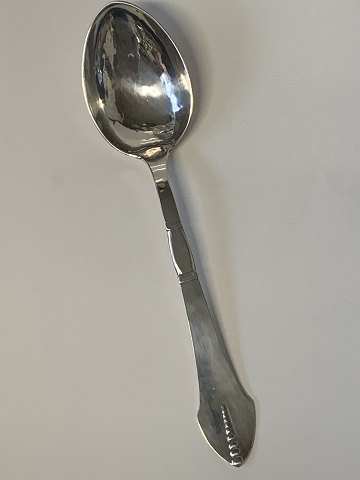 B 3. Silver Serving spoon
Hansen & Andersen.
Length 27.7 cm.