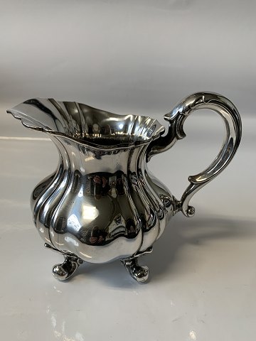 Silver jug &#8203;&#8203;in 830 three-tower silver and elegant timeless design.