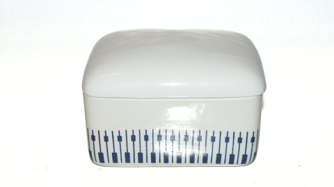 Danild 64 Tangent, Butter Box
Lyngby Porcelain, Fireproofed
Size 12 x 10 cm.
SOLD