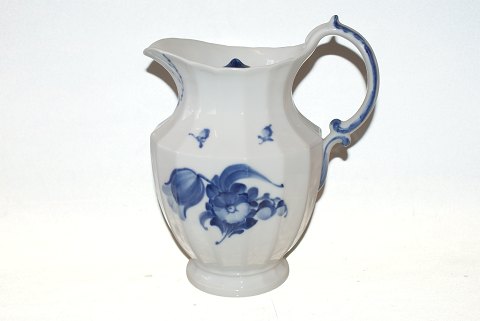 Royal Copenhagen Blue Flower Angular, Chocolate Pitcher
Dek.nr. 10/8606
Height 24 cm
SOLD