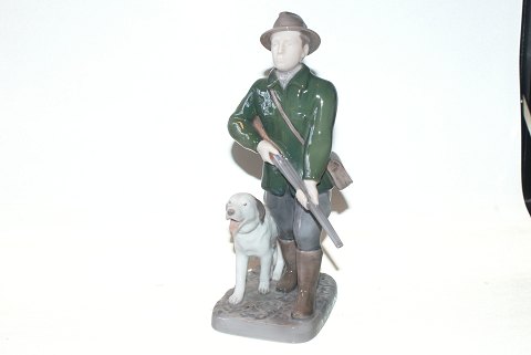 Bing & Grondahl Figurine, Hunter with gun and dog