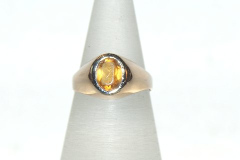 Gold ring with yellow stone, 18 Karat Gold