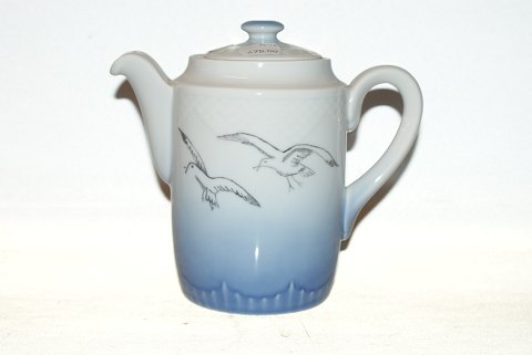 Bing & Grondahl Seagull without gold, Coffee pot 
Dek. No. 824
Height 17 cm.
SOLD