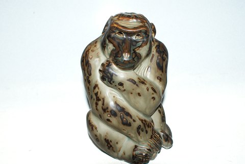 Royal Copenhagen Stoneware Figure, sitting monkey
design Knud Kyhn.
Dek. nr.20133
