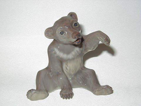 Rare Dahl Jensen Figurine
Brown bear Cub