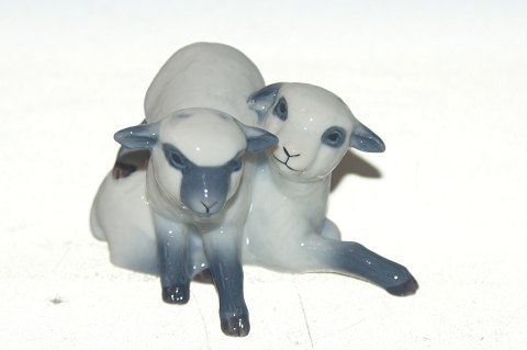 Royal Copenhagen figure Sheep with lamb