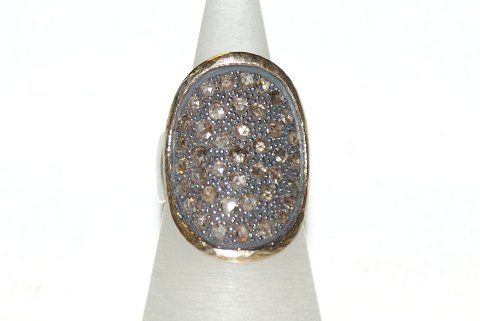 Elegant Topka ring Silver
Design: By Birdie
Black Rhodium Plated and 14K Gold with Rose Cut Diamonds Pavé (3.70 Ct)
Size 60
SOLD