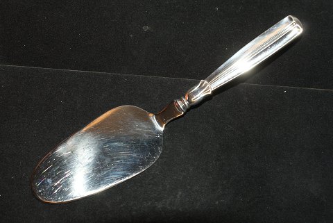 Cake server / Sandwich spoon m / steel Lotus Silver
W & S Sørensen
Length 20 cm.
