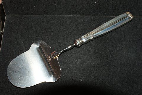 Cheese slicer Lotus Silver
W & S Sørensen
Length 22.5 cm.
SOLD