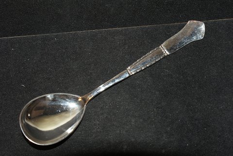 Marmeladeske Louise Sølv
Cohr Fredericia sølv
Længde 12,5 cm.
web 3303 SOLGT
