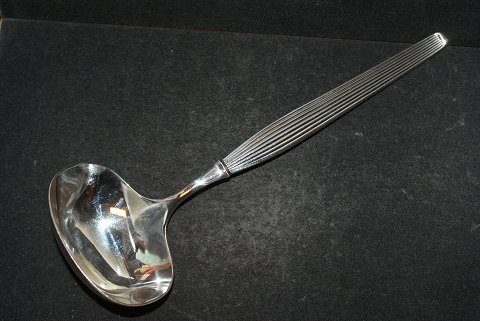Sauceske Savoy Sterling sølvbestik
P.C. Frigast sølv København.
Længde 17,5 cm
SOLGT