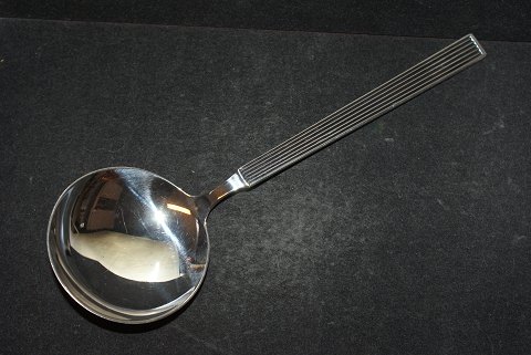 Potato / Serving spoon Torino Danish silver cutlery
Fredericia Sterling Silver
Length 19 cm.