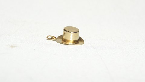 Elegant pendant / charms Hat in 14 carat gold