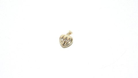 Elegant pendant 8 carat gold