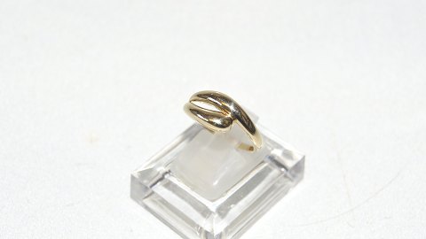 Elegant lady ring in 8 carat gold