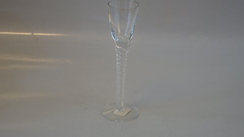 Snapseglas Mellem #Amager/#twist Holmegaard/Kastrup
Højde 16,5 cm
SOLGT