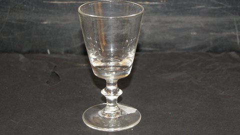 Portvinsglas # Gamle Wellington glas Glat
Højde  10,5 cm
Pæn og velholdt stand