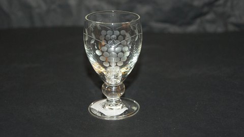 Shot glass with Grape vine