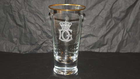 Beer glass with gold edge