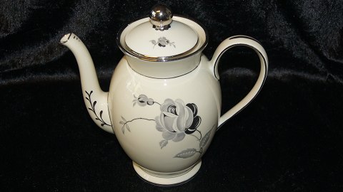 Coffee pot #Sortrose Kpm
Copenhagen Porcelain Painting
Deck No. 150
SOLD