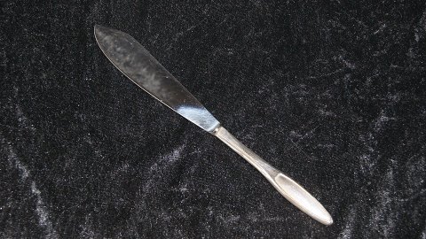 Layer cake knife #Kongelys # Sølvplet
Designed by Henning Seidelin.
Produced by Frigast A / S, Copenhagen
SOLD
Length 27 cm approx