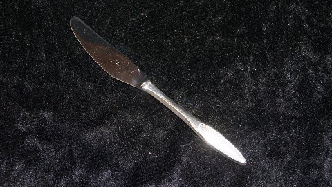 Breakfast knife #Kongelys # Sølvplet
Designed by Henning Seidelin.
Produced by Frigast A / S, Copenhagen
Length 18.5 cm
SOLD