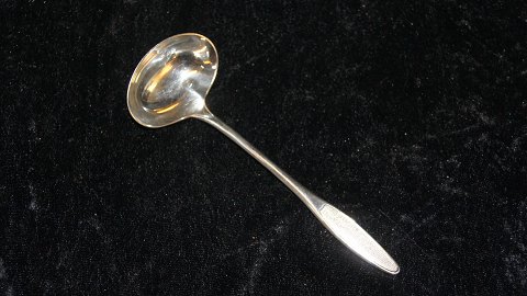 Sauce spoon #Kongelys # Sølvplet
Designed by Henning Seidelin.
Produced by Frigast A / S, Copenhagen
Length 18.5 cm