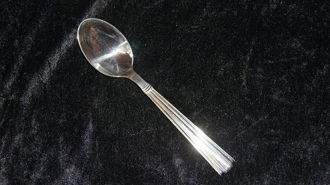 Dessert spoon / Breakfast spoon #Margit Sølvplet
Length 17.5 cm.