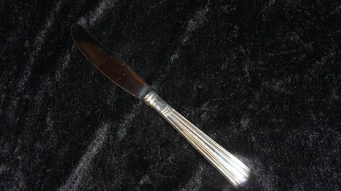 Middagskniv #Margit Sølvplet
Længde 21,5 cm.