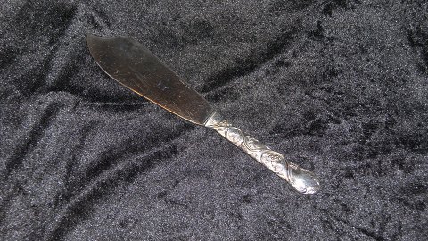 Layer cake knife # Silver stain
Length 23 cm