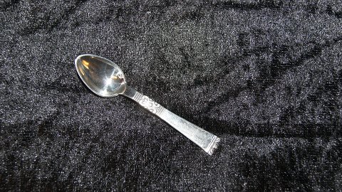 Salt spoon # Rigsmønster Silver cutlery
Released silver
Length 7.2 cm.