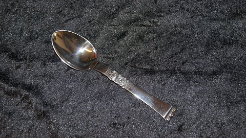Dessertske #Rigsmønster Sølvbestik
Frigast sølv
Længde 17,5 cm.